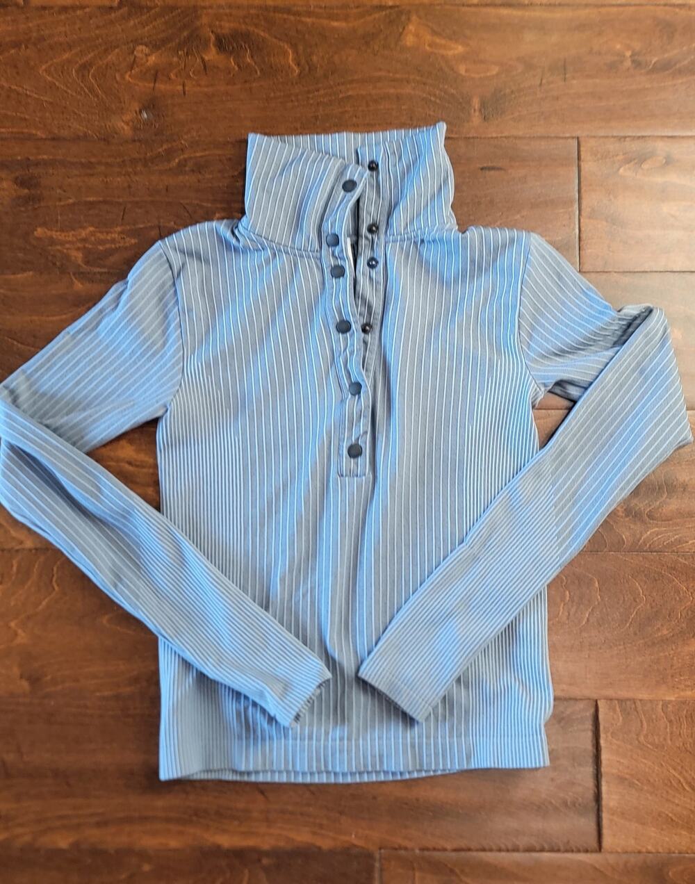 Athleta Flurry Seamless Henley Pinstripe Long Sleeve XXS